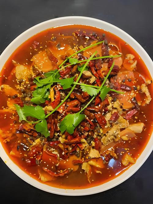 水煮肉片的家常做法麻辣香锅_香辣水煮肉片的做法_香辣过瘾水煮肉片​