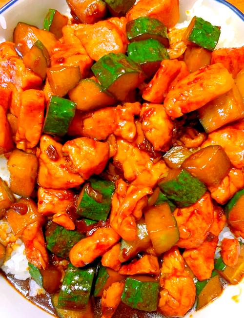 酱香浓郁酱爆鸡丁​_酱爆鸡丁的配料_酱爆鸡丁是什么味型