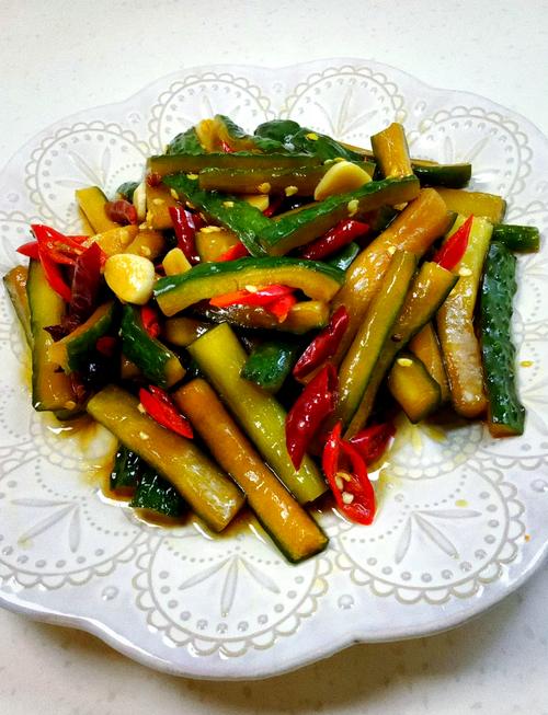 黄瓜清香爽口凉拌的做法_黄瓜问你凉拌_清香爽口凉拌黄瓜​